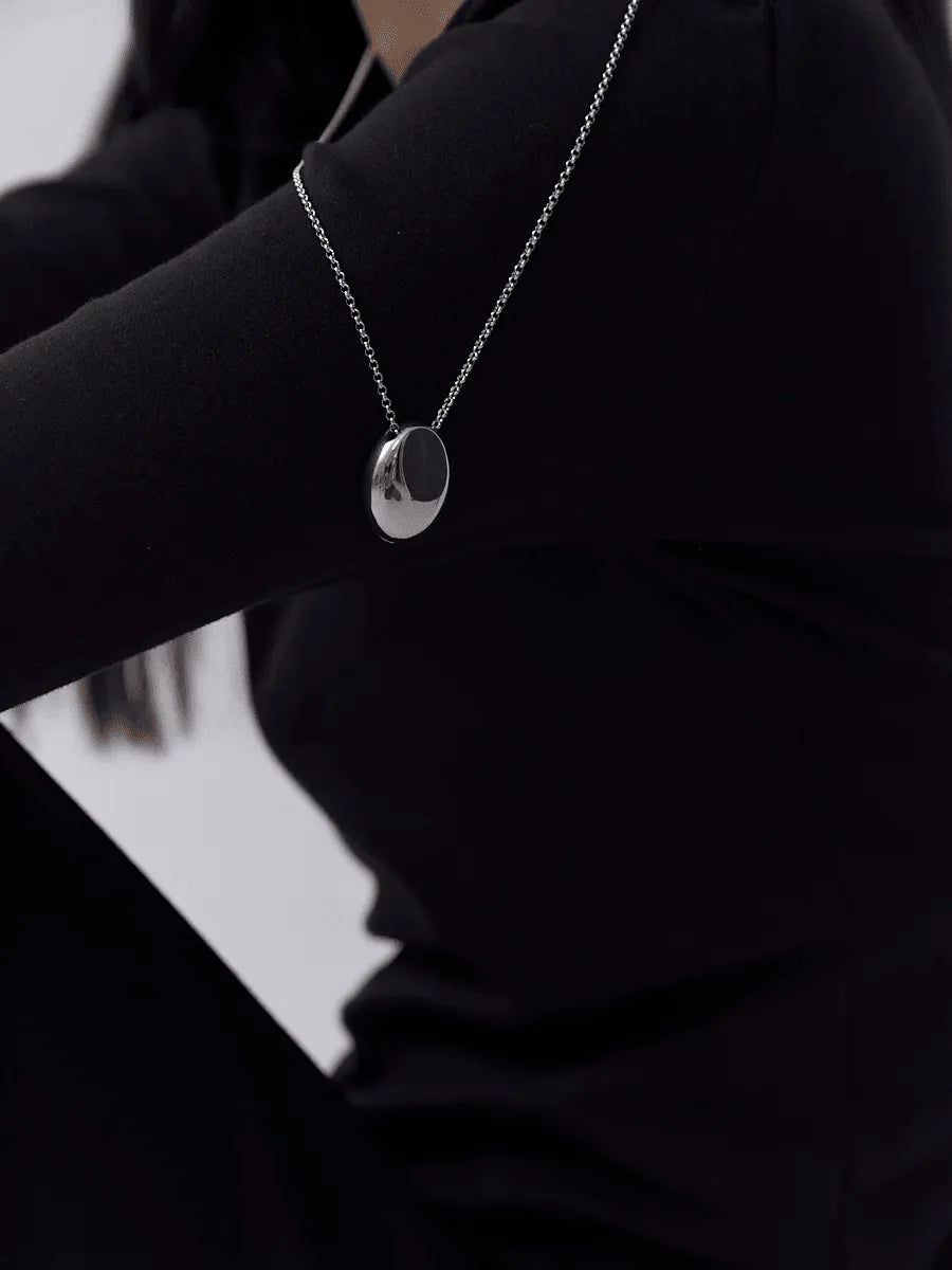 Élaine Pendant — Oval Elegance Necklace