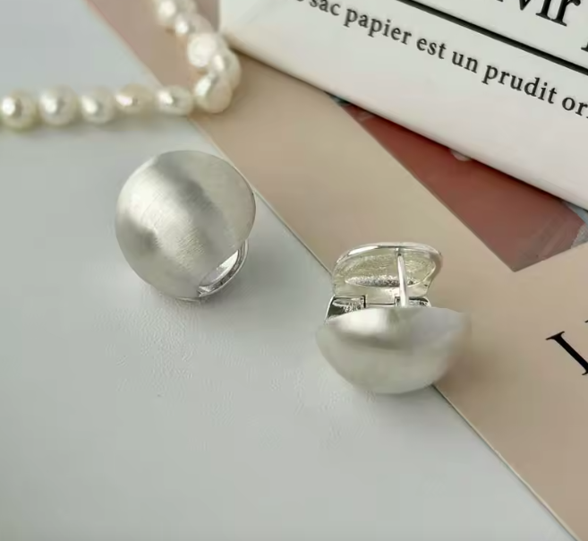 The Camille Hoops — Classic Bold Elegance
